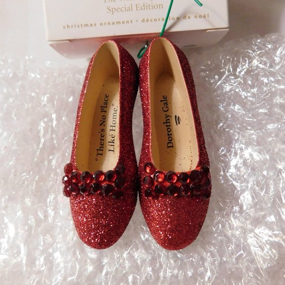 Hallmark Ornament Dorothy's Ruby Slippers Wizard of Oz 2009 Special Edition - Picture 4 of 6
